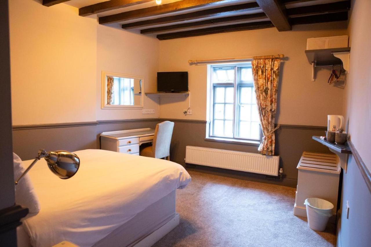 Ye Old Boote Inn Whittington  Ngoại thất bức ảnh